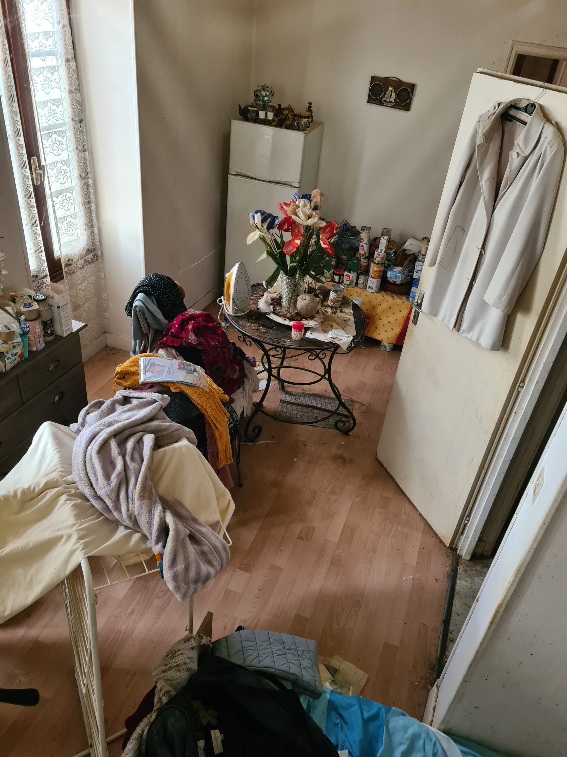Nettoyage après syndrome de Diogène : Témoignages et conseils 20251130 153539 Scaled